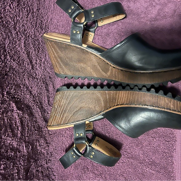 Shoes - Picture 3 of 6